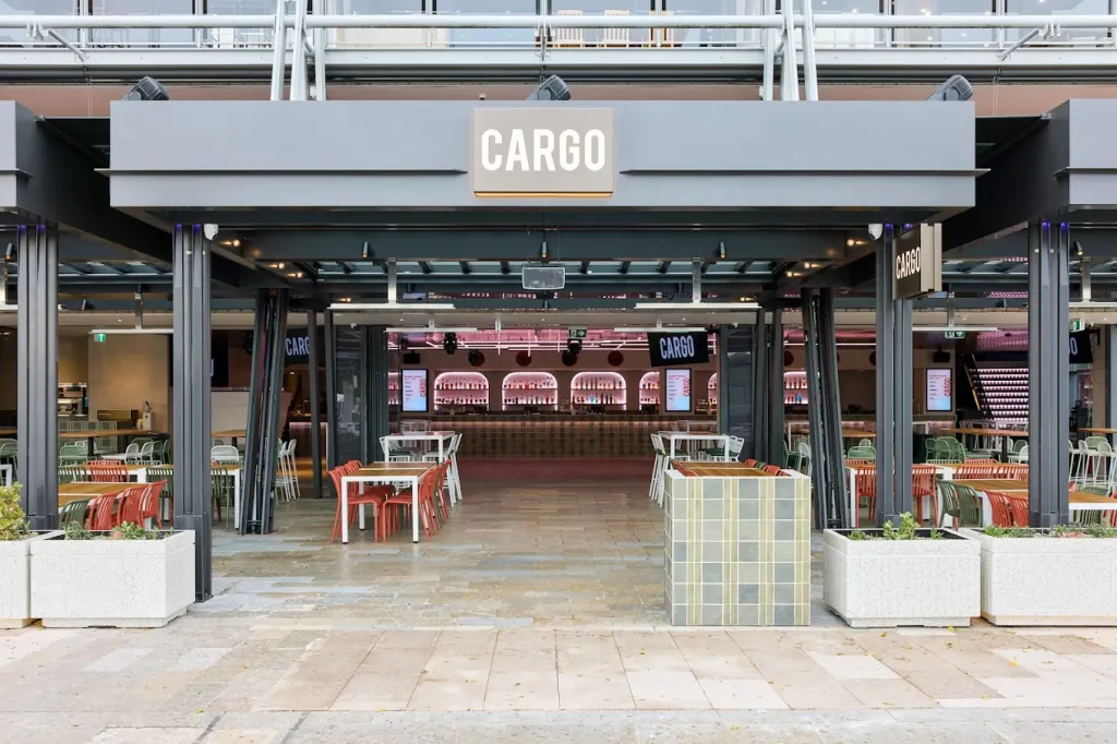 Cargo Bar image 2